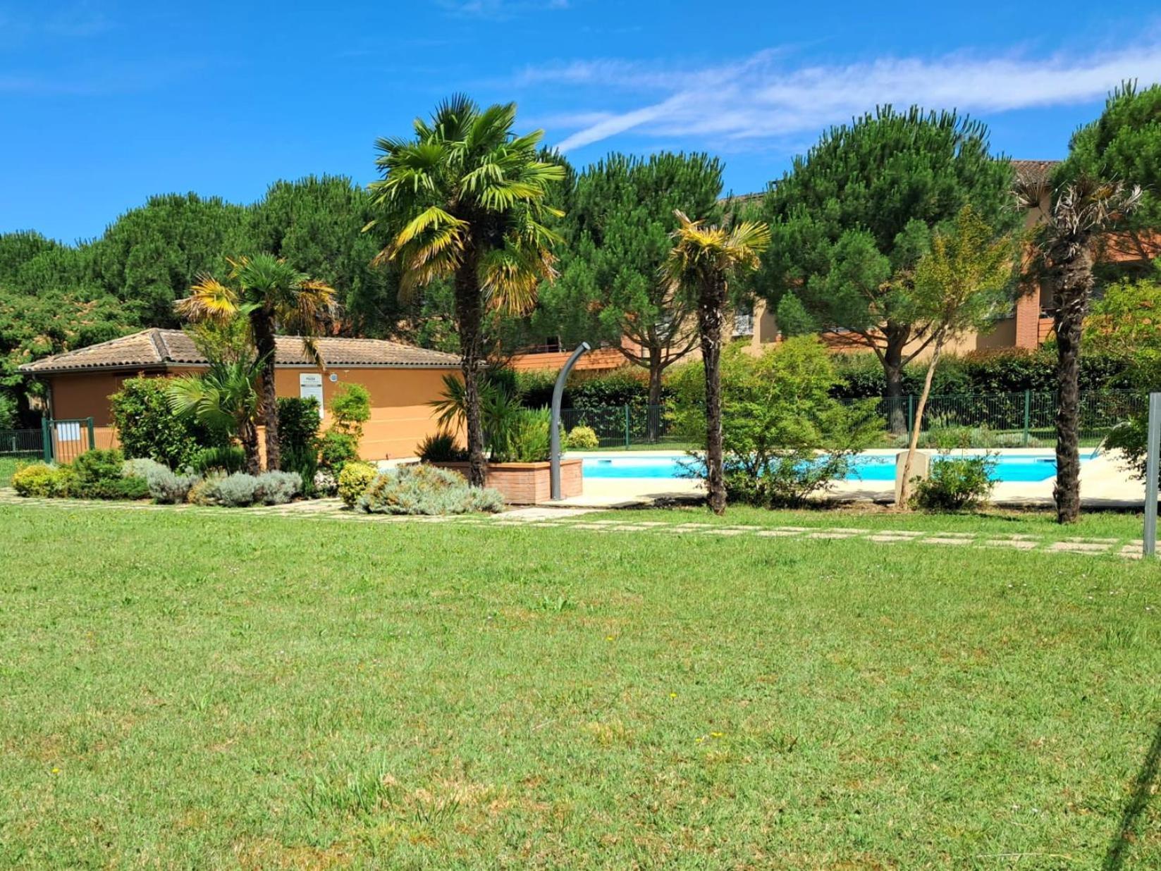 Le Montauriol - Logement Avec Terrasse - Piscine -Tennis - Place De Parking Privee Montauban Exterior foto