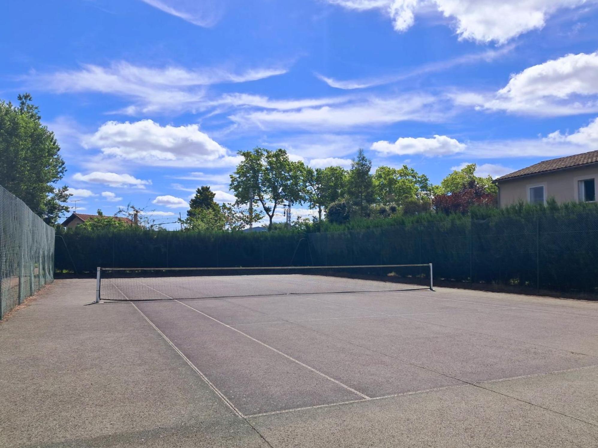 Le Montauriol - Logement Avec Terrasse - Piscine -Tennis - Place De Parking Privee Montauban Exterior foto